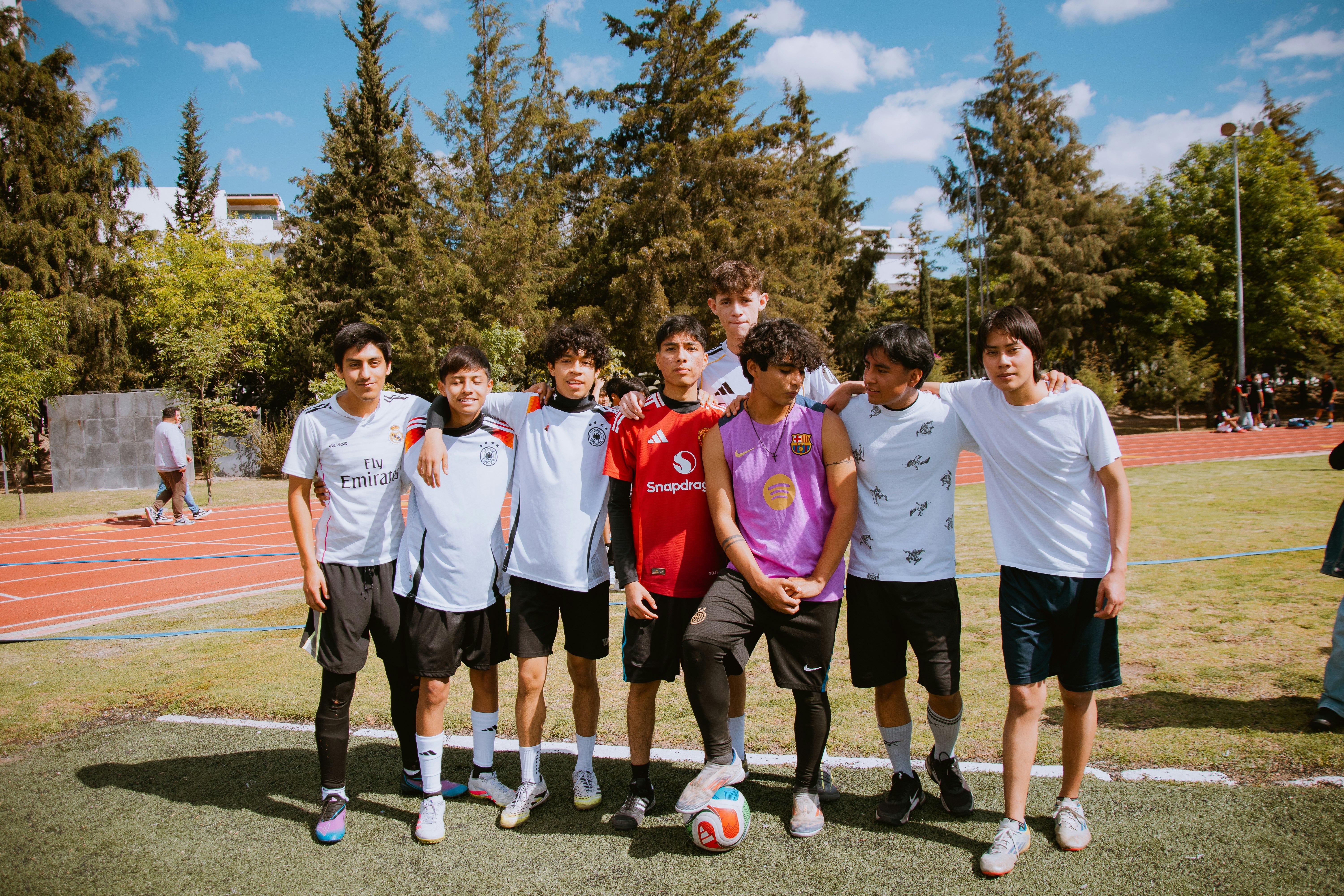 英足总杯前瞻：诺丁汉森林VS伊普斯维奇北京时间3月4日凌晨，本赛季最后一场足总杯1／16决赛将在城市球场打响，主队诺丁汉森林将与远道而来的伊普斯维奇争夺最后一席八强之位。